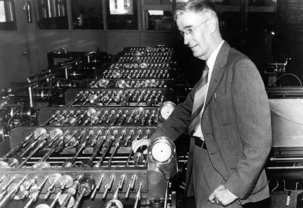 एनालॉग कंप्यूटर का इतिहास (History of Analog Computers in Hindi)